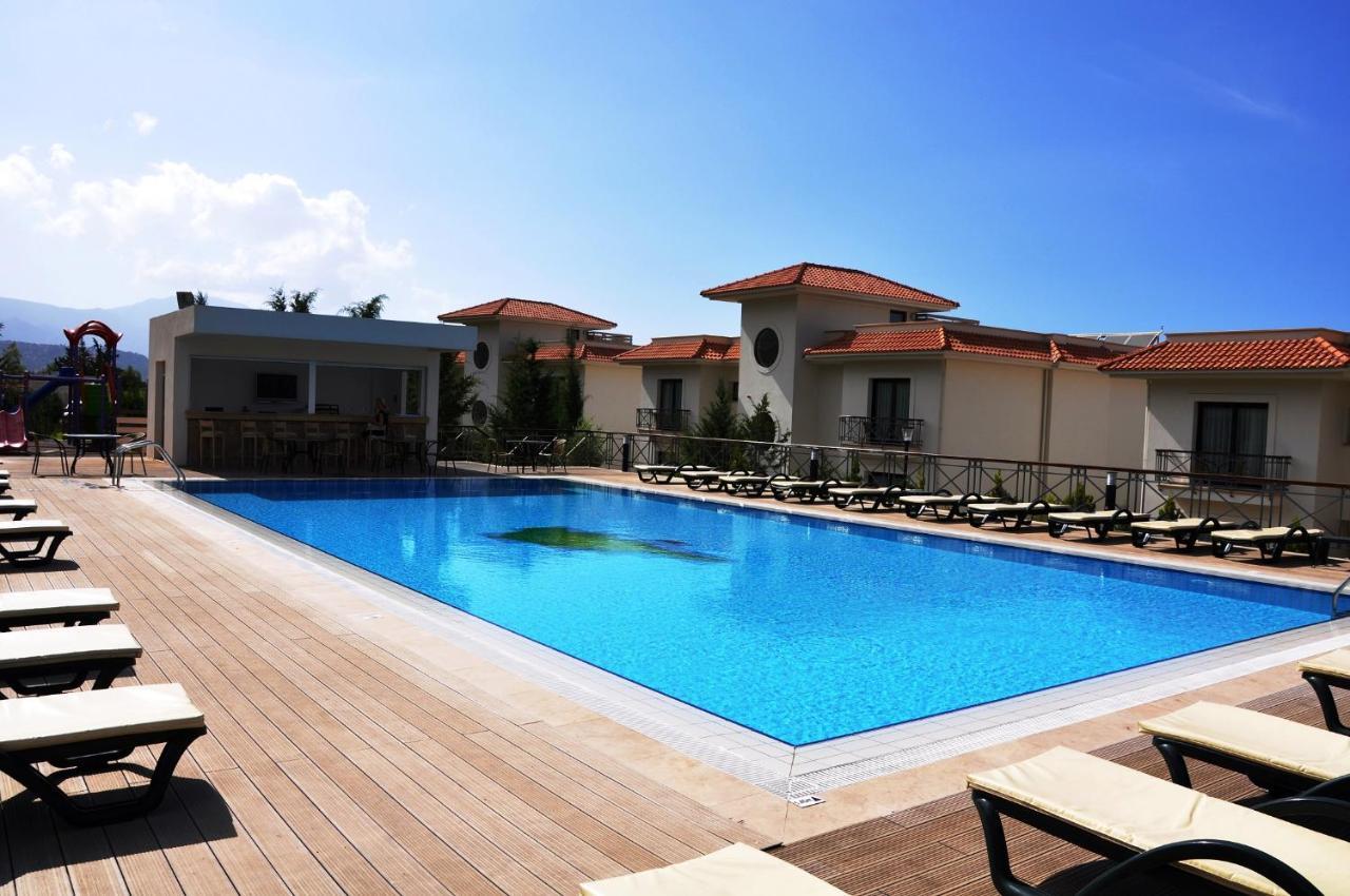 Korineum Golf & Beach Resort Agios Georgios  Zewnętrze zdjęcie
